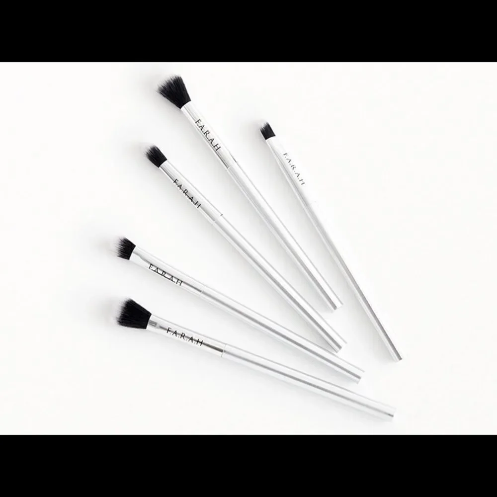 FARAH brushes